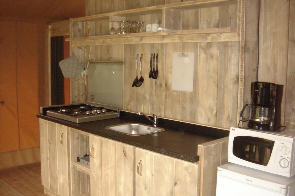 Camping De La Bonnette Caylus Room photo